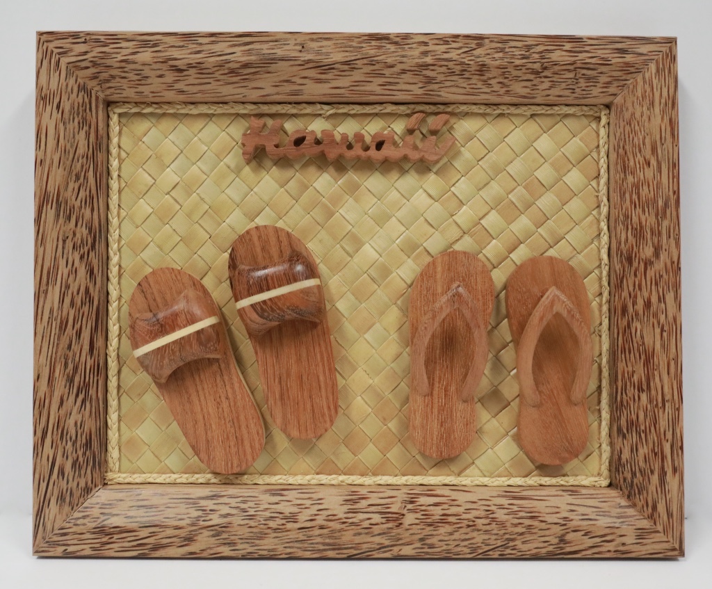 Wood Coco frame 2 sets slippers